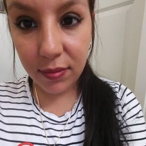 Meet your Posher, Elisa nicole